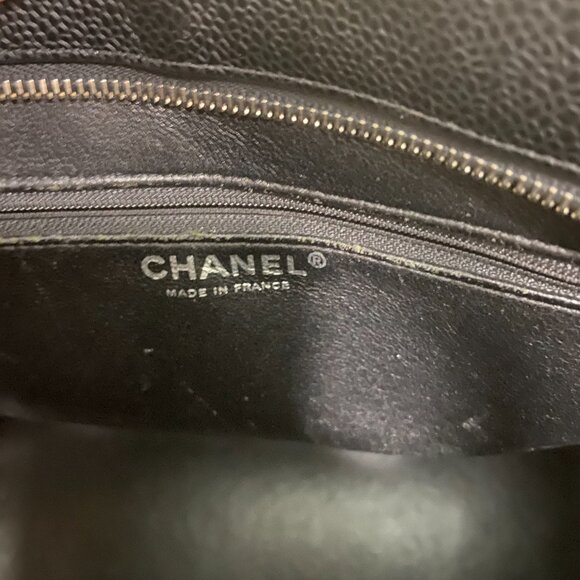 Authentic Chanel caviar leather tote bag with matching wallet - Picture 7 of 9